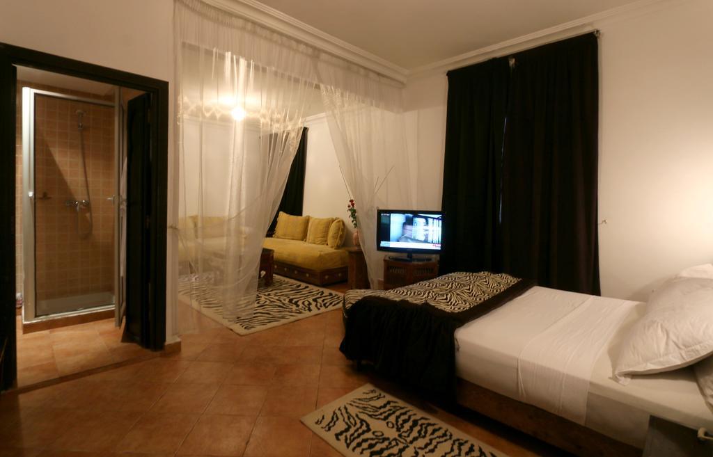 Hotel Tafoukt Marrakesh Ngoại thất bức ảnh