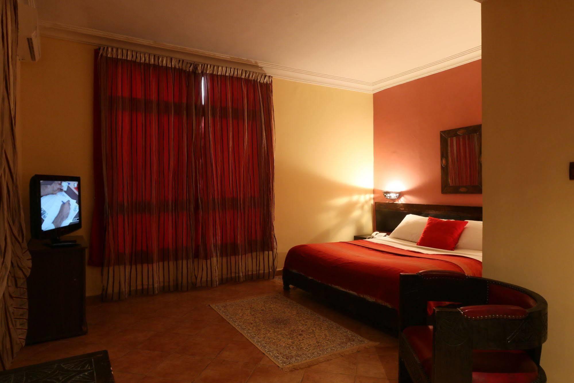 Hotel Tafoukt Marrakesh Ngoại thất bức ảnh